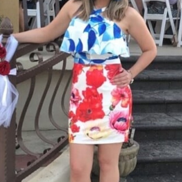 Dress - Picture 2 of 2